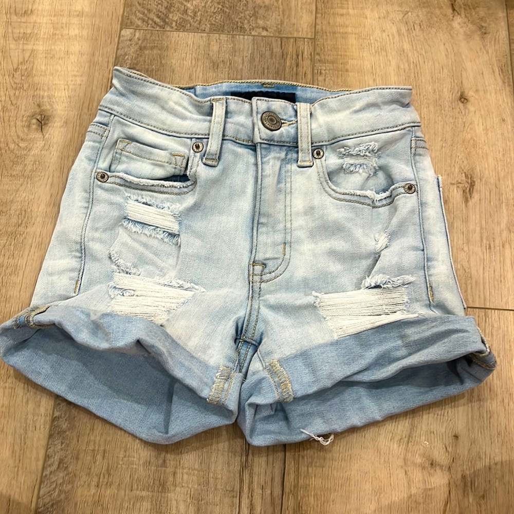 Stretchy, light wash, mid rise jean shorts: Aeropostale